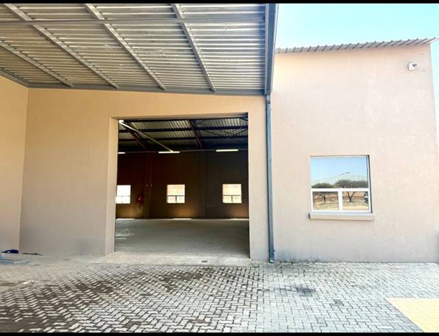 INDUSTRIAL PROPERTY TO RENT IN MAGNA VIA INDUSTRIAL